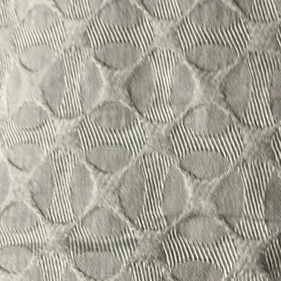 CROWN & IVY SHELBY SHORTS WO SIZE 16 GRAY SHORTS EMBOSSED DESIGN SCALLOPED HEM - Picture 4 of 13